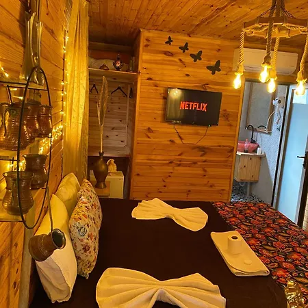 Отель White Country Boutique 3*