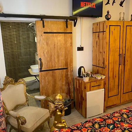Отель White Country Boutique 3*