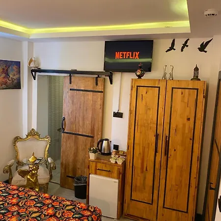 White Country Boutique 3*