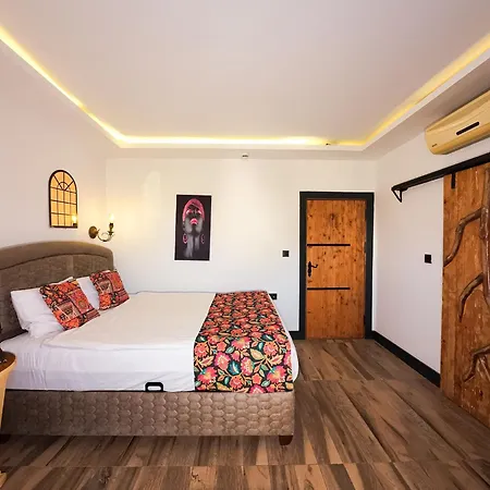 White Country Boutique 3*