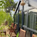 White Country Boutique 3*