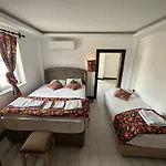 White Country Boutique 3*