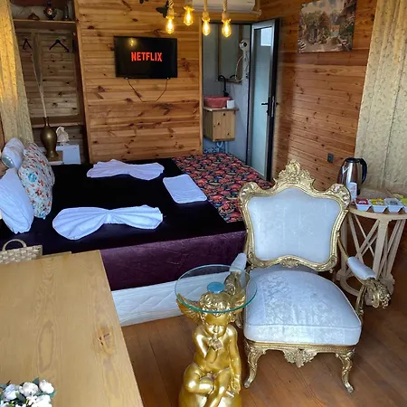 White Country Boutique Отель